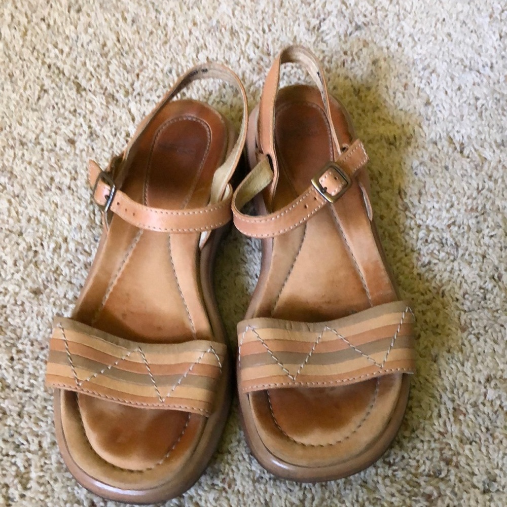 Dansko size 40 tan sandal